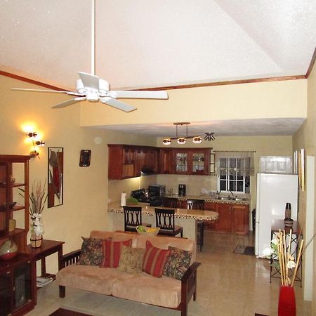 The Residence Portmore Apartments Ngoại thất bức ảnh