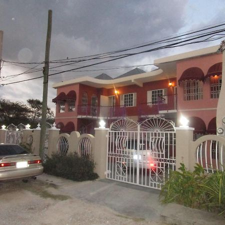 The Residence Portmore Apartments Ngoại thất bức ảnh
