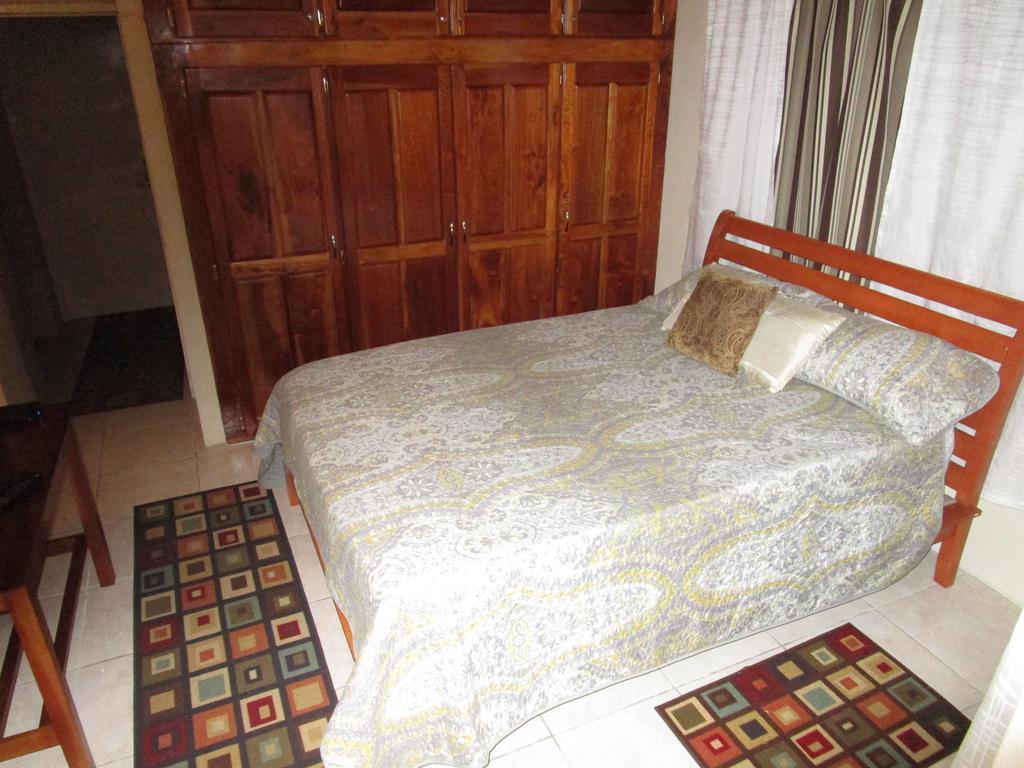 The Residence Portmore Apartments Ngoại thất bức ảnh