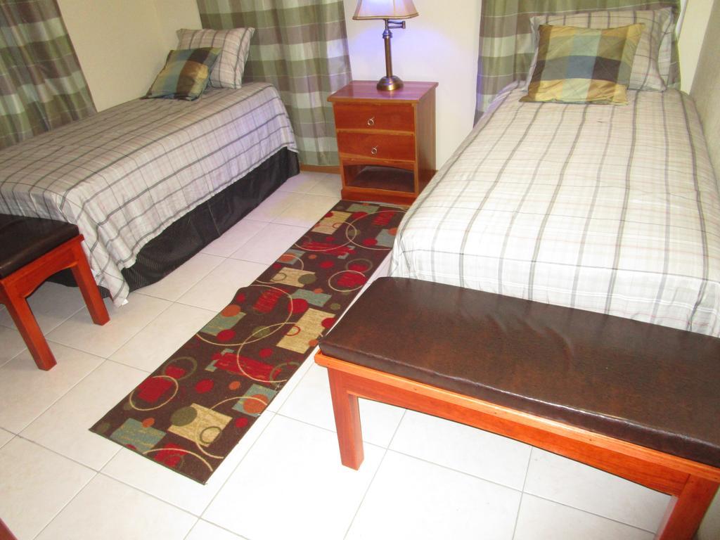 The Residence Portmore Apartments Ngoại thất bức ảnh