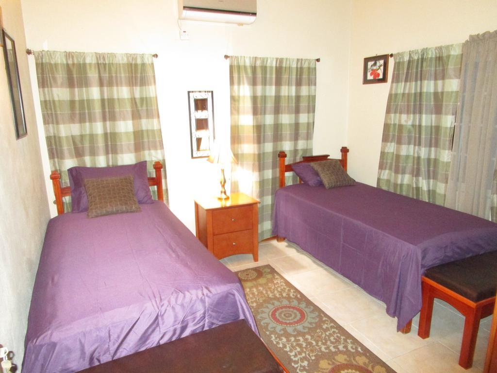The Residence Portmore Apartments Ngoại thất bức ảnh