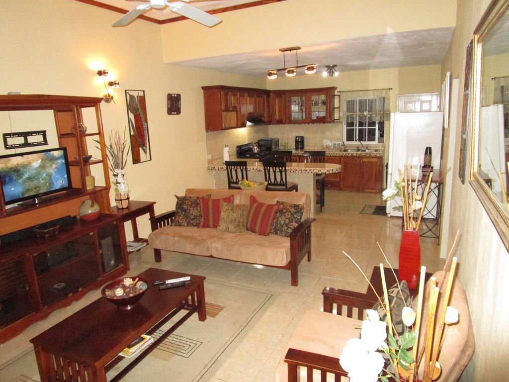 The Residence Portmore Apartments Ngoại thất bức ảnh