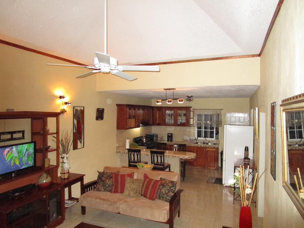 The Residence Portmore Apartments Ngoại thất bức ảnh