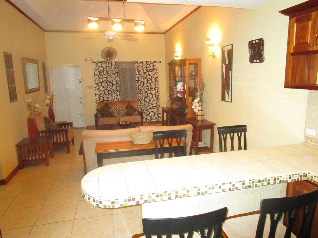 The Residence Portmore Apartments Ngoại thất bức ảnh