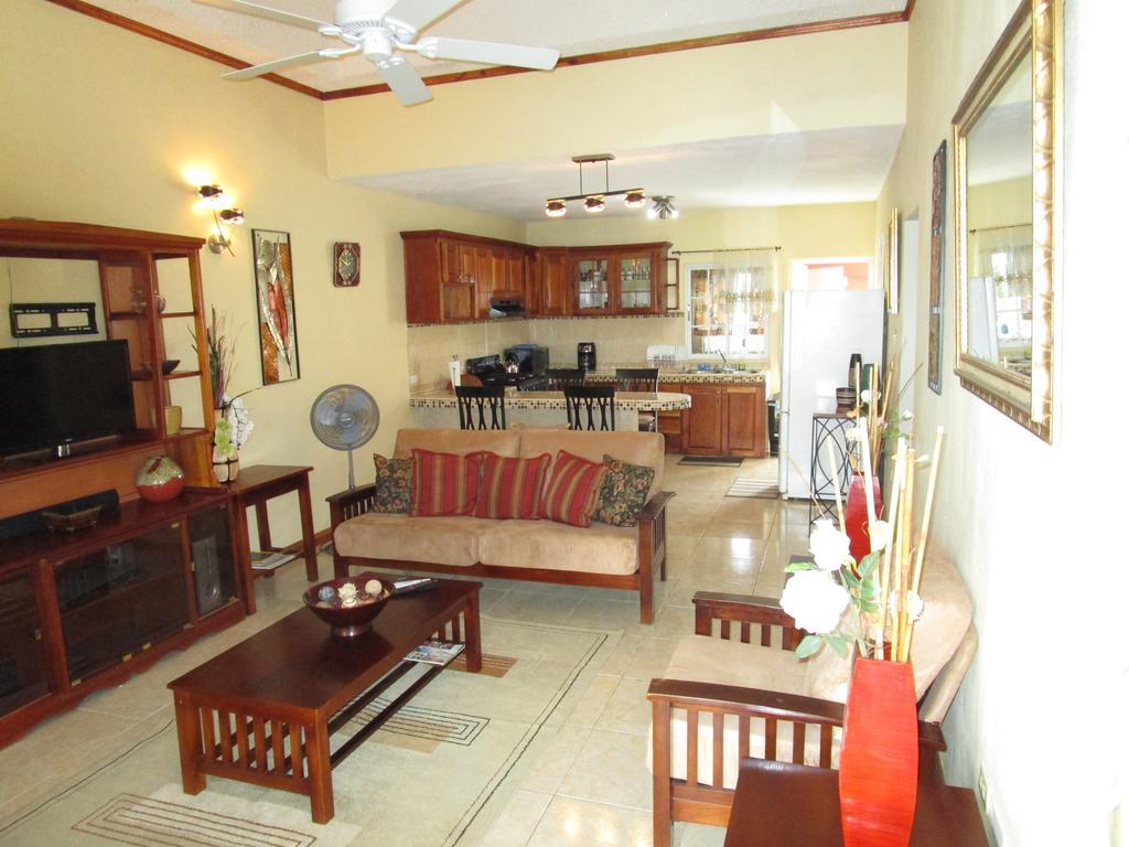 The Residence Portmore Apartments Ngoại thất bức ảnh