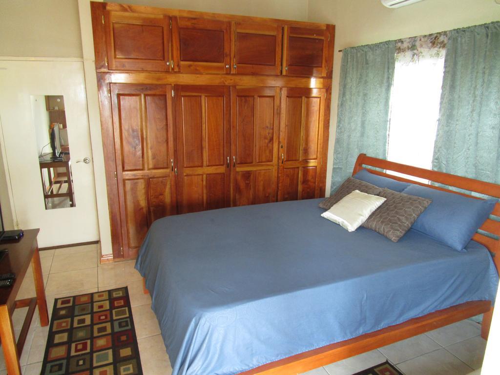 The Residence Portmore Apartments Ngoại thất bức ảnh